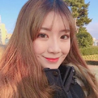 男生为提高相亲成功率开始化妆了