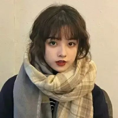 红色车影