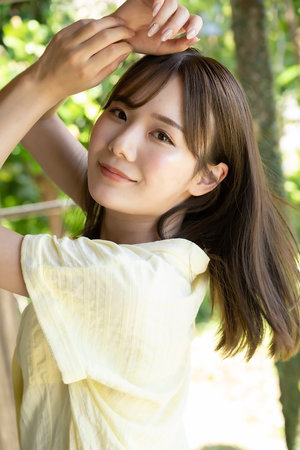 女生举重